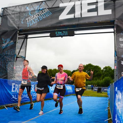 30.08.2026 - Elbe Triathlon Hamburg LAZAROV Photography http://msf.ph/oto/10092264 30.08.2026 16:42:20 Ziel  meine-sportfotos.de