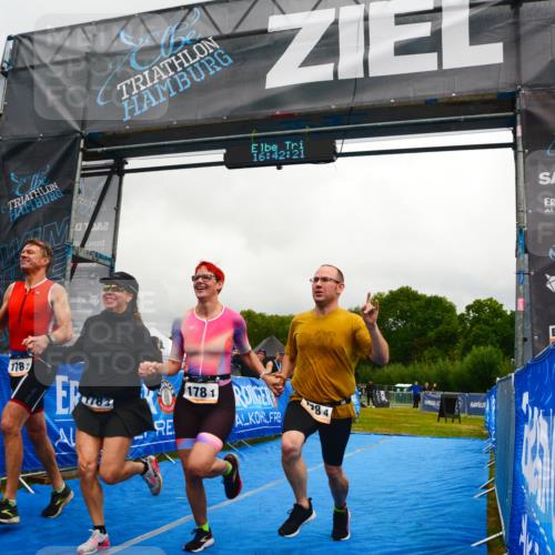 30.08.2026 - Elbe Triathlon Hamburg LAZAROV Photography http://msf.ph/oto/10092268 30.08.2026 16:42:21 Ziel  meine-sportfotos.de