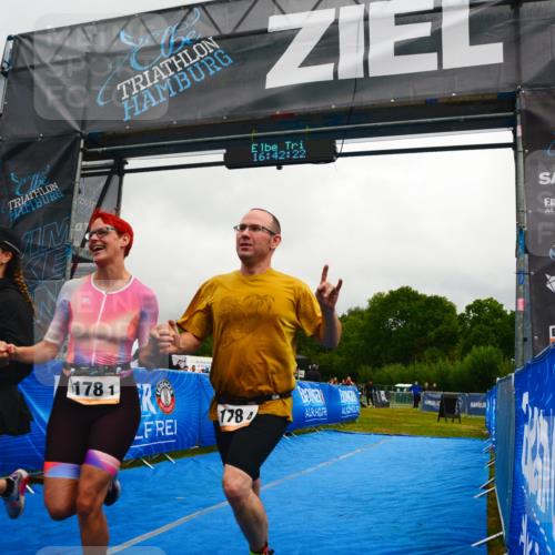 30.08.2026 - Elbe Triathlon Hamburg LAZAROV Photography http://msf.ph/oto/10092272 30.08.2026 16:42:21 Ziel  meine-sportfotos.de