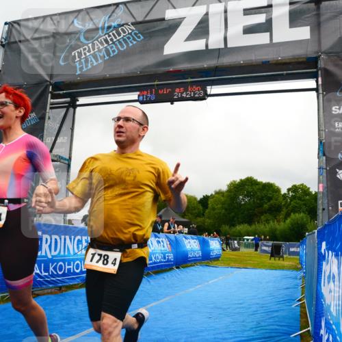 30.08.2026 - Elbe Triathlon Hamburg LAZAROV Photography http://msf.ph/oto/10092274 30.08.2026 16:42:21 Ziel  meine-sportfotos.de