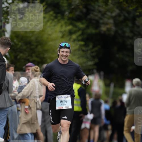 30.08.2026 - Blankeneser Heldenlauf Patografie http://msf.ph/oto/10092278 30.08.2026 12:29:49 Ziel  meine-sportfotos.de