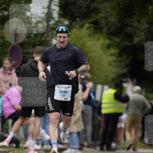30.08.2026 - Blankeneser Heldenlauf Patografie http://msf.ph/oto/10092282 30.08.2026 12:29:52 Ziel 4254 meine-sportfotos.de