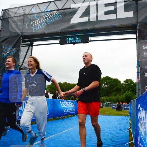 30.08.2026 - Elbe Triathlon Hamburg LAZAROV Photography http://msf.ph/oto/10092315 30.08.2026 16:47:07 Ziel  meine-sportfotos.de