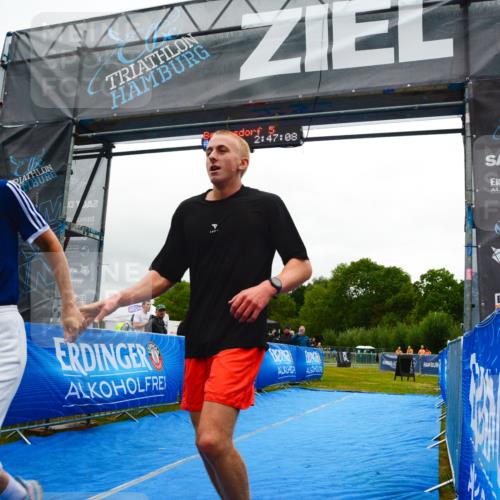 30.08.2026 - Elbe Triathlon Hamburg LAZAROV Photography http://msf.ph/oto/10092320 30.08.2026 16:47:07 Ziel  meine-sportfotos.de