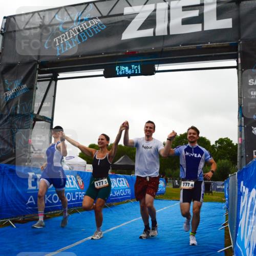 30.08.2026 - Elbe Triathlon Hamburg LAZAROV Photography http://msf.ph/oto/10092345 30.08.2026 16:56:10 Ziel  meine-sportfotos.de