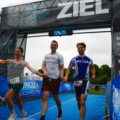 30.08.2026 - Elbe Triathlon Hamburg LAZAROV Photography http://msf.ph/oto/10092350 30.08.2026 16:56:11 Ziel  meine-sportfotos.de