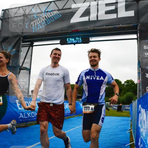 30.08.2026 - Elbe Triathlon Hamburg LAZAROV Photography http://msf.ph/oto/10092352 30.08.2026 16:56:11 Ziel  meine-sportfotos.de
