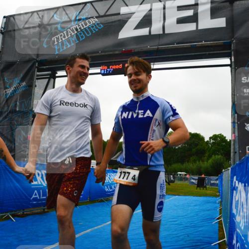 30.08.2026 - Elbe Triathlon Hamburg LAZAROV Photography http://msf.ph/oto/10092355 30.08.2026 16:56:11 Ziel  meine-sportfotos.de