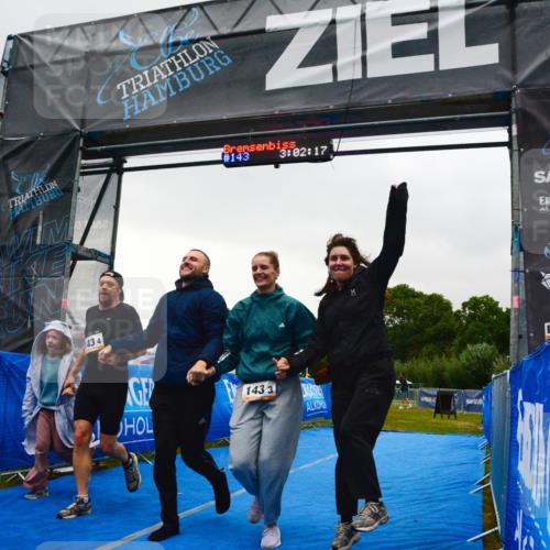 30.08.2026 - Elbe Triathlon Hamburg LAZAROV Photography http://msf.ph/oto/10092362 30.08.2026 17:02:16 Ziel  meine-sportfotos.de