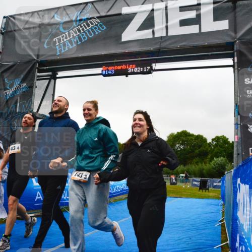 30.08.2026 - Elbe Triathlon Hamburg LAZAROV Photography http://msf.ph/oto/10092366 30.08.2026 17:02:16 Ziel  meine-sportfotos.de