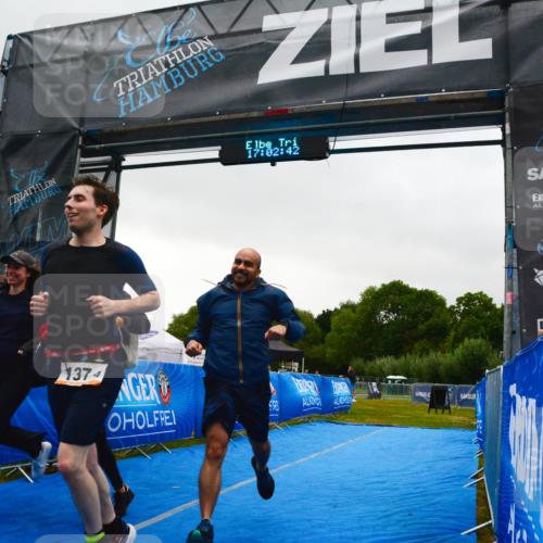 30.08.2026 - Elbe Triathlon Hamburg LAZAROV Photography http://msf.ph/oto/10092375 30.08.2026 17:02:42 Ziel  meine-sportfotos.de