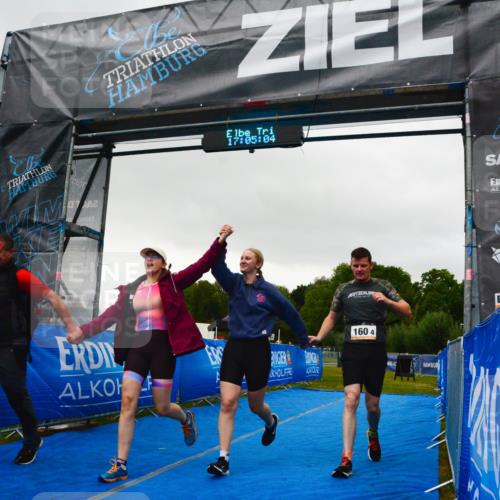 30.08.2026 - Elbe Triathlon Hamburg LAZAROV Photography http://msf.ph/oto/10092384 30.08.2026 17:05:04 Ziel  meine-sportfotos.de