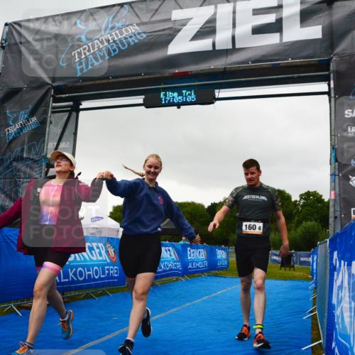 30.08.2026 - Elbe Triathlon Hamburg LAZAROV Photography http://msf.ph/oto/10092388 30.08.2026 17:05:04 Ziel  meine-sportfotos.de