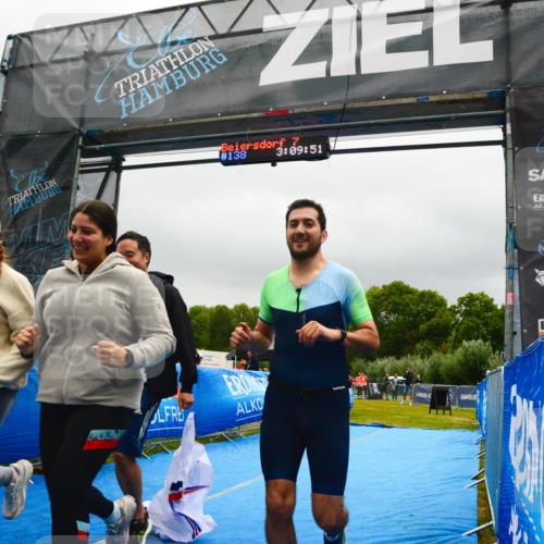 30.08.2026 - Elbe Triathlon Hamburg LAZAROV Photography http://msf.ph/oto/10092401 30.08.2026 17:09:50 Ziel  meine-sportfotos.de