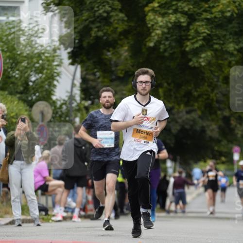 30.08.2026 - Blankeneser Heldenlauf Patografie http://msf.ph/oto/10092415 30.08.2026 12:31:54 Ziel 2388, 4303, 4312 meine-sportfotos.de