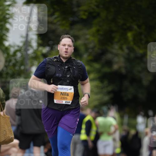 30.08.2026 - Blankeneser Heldenlauf Patografie http://msf.ph/oto/10092416 30.08.2026 12:31:59 Ziel 2325, 2388, 4303, 4312 meine-sportfotos.de