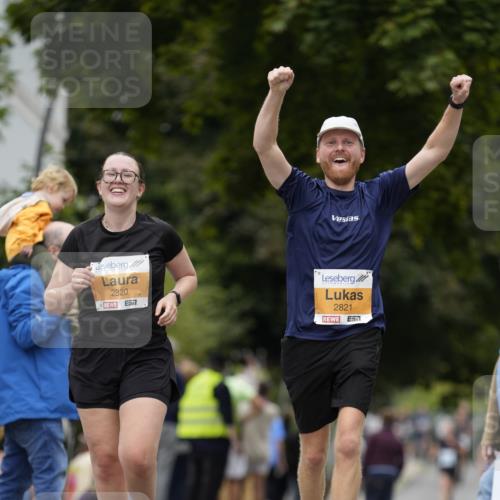 30.08.2026 - Blankeneser Heldenlauf Patografie http://msf.ph/oto/10092430 30.08.2026 12:32:15 Ziel 2540, 2820, 2821 meine-sportfotos.de