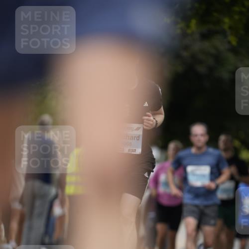 30.08.2026 - Blankeneser Heldenlauf Patografie http://msf.ph/oto/10092439 30.08.2026 12:33:01 Ziel 2110, 4131, 4483 meine-sportfotos.de