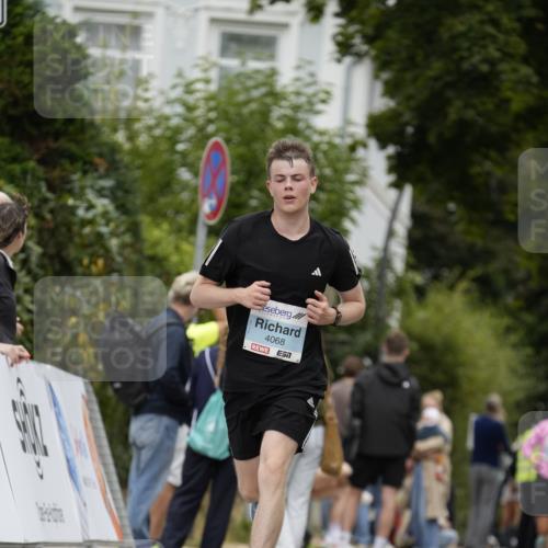 30.08.2026 - Blankeneser Heldenlauf Patografie http://msf.ph/oto/10092442 30.08.2026 12:33:05 Ziel 2110, 4068, 4483 meine-sportfotos.de
