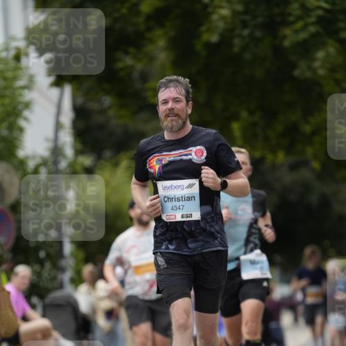 30.08.2026 - Blankeneser Heldenlauf Patografie http://msf.ph/oto/10092491 30.08.2026 12:34:20 Ziel 2928, 4347, 4449 meine-sportfotos.de