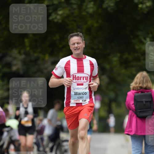 30.08.2026 - Blankeneser Heldenlauf Patografie http://msf.ph/oto/10092537 30.08.2026 12:35:17 Ziel 4123, 4360, 4391 meine-sportfotos.de