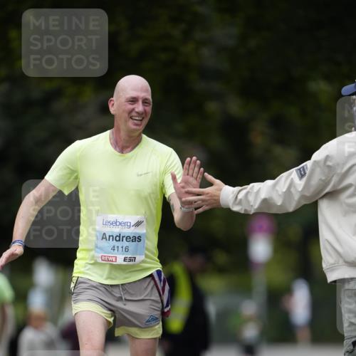 30.08.2026 - Blankeneser Heldenlauf Patografie http://msf.ph/oto/10092545 30.08.2026 12:35:37 Ziel 2786, 4105, 4116 meine-sportfotos.de