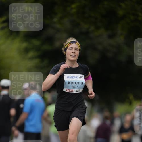 30.08.2026 - Blankeneser Heldenlauf Patografie http://msf.ph/oto/10092558 30.08.2026 12:36:38 Ziel 4077, 4153, 4227 meine-sportfotos.de