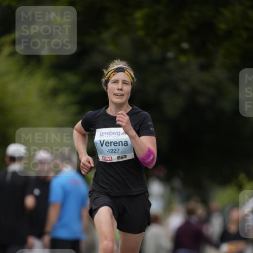 30.08.2026 - Blankeneser Heldenlauf Patografie http://msf.ph/oto/10092559 30.08.2026 12:36:39 Ziel 4077, 4153, 4227 meine-sportfotos.de
