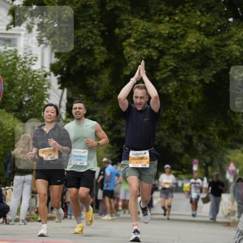 30.08.2026 - Blankeneser Heldenlauf Patografie http://msf.ph/oto/10092575 30.08.2026 12:37:02 Ziel 2108, 2109, 4166, 4193 meine-sportfotos.de