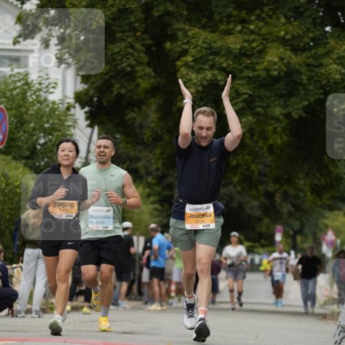 30.08.2026 - Blankeneser Heldenlauf Patografie http://msf.ph/oto/10092576 30.08.2026 12:37:03 Ziel 2108, 2109, 4193 meine-sportfotos.de