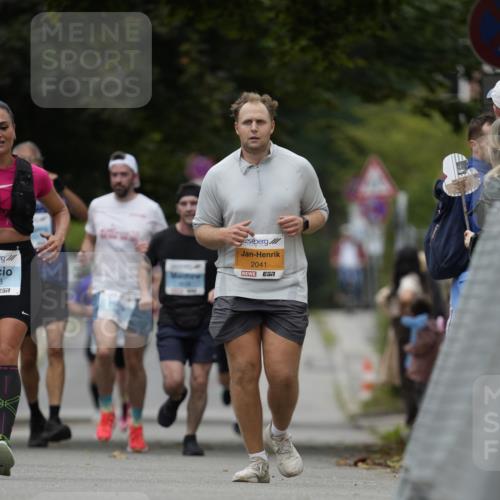 30.08.2026 - Blankeneser Heldenlauf Patografie http://msf.ph/oto/10092596 30.08.2026 12:37:55 Ziel 4406, 4474 meine-sportfotos.de