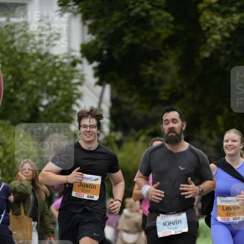 30.08.2026 - Blankeneser Heldenlauf Patografie http://msf.ph/oto/10092613 30.08.2026 12:38:40 Ziel 2399, 2546, 4226, 4279 meine-sportfotos.de