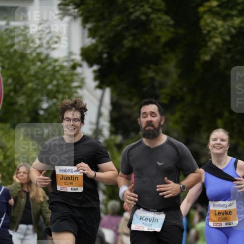 30.08.2026 - Blankeneser Heldenlauf Patografie http://msf.ph/oto/10092614 30.08.2026 12:38:40 Ziel 2399, 2546, 4226, 4279 meine-sportfotos.de