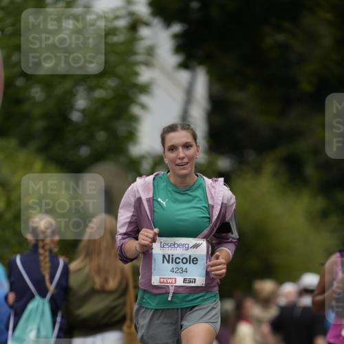 30.08.2026 - Blankeneser Heldenlauf Patografie http://msf.ph/oto/10092621 30.08.2026 12:38:50 Ziel 2399, 2546, 4234, 4279 meine-sportfotos.de