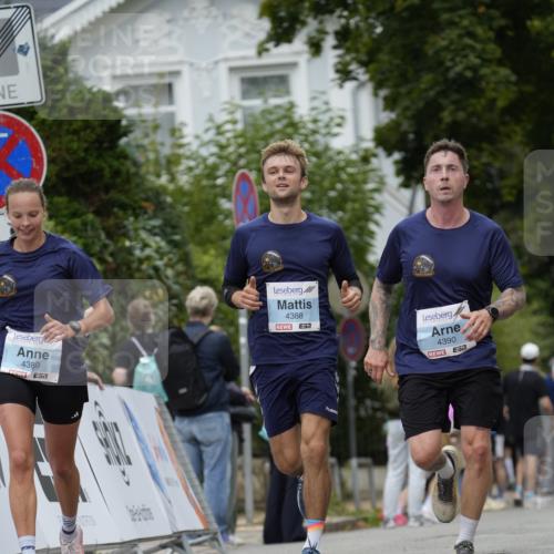 30.08.2026 - Blankeneser Heldenlauf Patografie http://msf.ph/oto/10092651 30.08.2026 12:39:54 Ziel 4049, 4387, 4388, 4389, 4390 meine-sportfotos.de