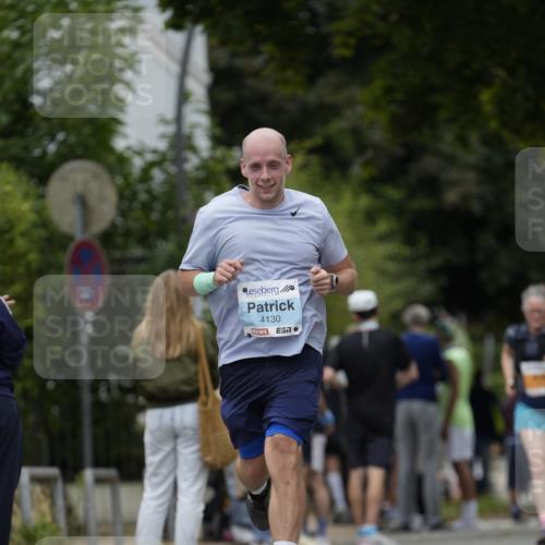 30.08.2026 - Blankeneser Heldenlauf Patografie http://msf.ph/oto/10092653 30.08.2026 12:39:58 Ziel 4130, 4387, 4388, 4389, 4390 meine-sportfotos.de