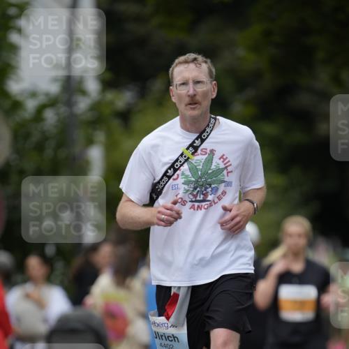 30.08.2026 - Blankeneser Heldenlauf Patografie http://msf.ph/oto/10092660 30.08.2026 12:40:17 Ziel 2725, 4402, 4446 meine-sportfotos.de