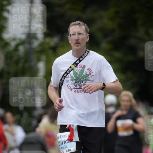 30.08.2026 - Blankeneser Heldenlauf Patografie http://msf.ph/oto/10092661 30.08.2026 12:40:17 Ziel 2725, 4402, 4446 meine-sportfotos.de