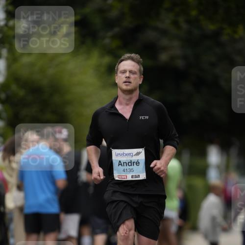 30.08.2026 - Blankeneser Heldenlauf Patografie http://msf.ph/oto/10092671 30.08.2026 12:40:40 Ziel 4124, 4135 meine-sportfotos.de