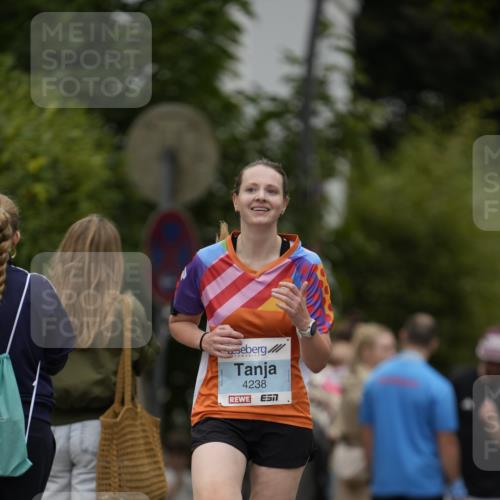 30.08.2026 - Blankeneser Heldenlauf Patografie http://msf.ph/oto/10092675 30.08.2026 12:41:05 Ziel 4238, 4336 meine-sportfotos.de