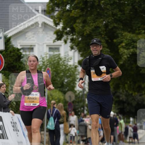 30.08.2026 - Blankeneser Heldenlauf Patografie http://msf.ph/oto/10092682 30.08.2026 12:41:12 Ziel 2259, 2260, 4238, 4336 meine-sportfotos.de