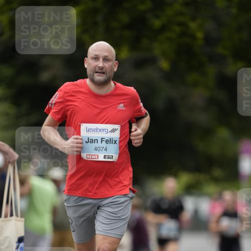 30.08.2026 - Blankeneser Heldenlauf Patografie http://msf.ph/oto/10092705 30.08.2026 12:42:17 Ziel 4060, 4074, 4190 meine-sportfotos.de
