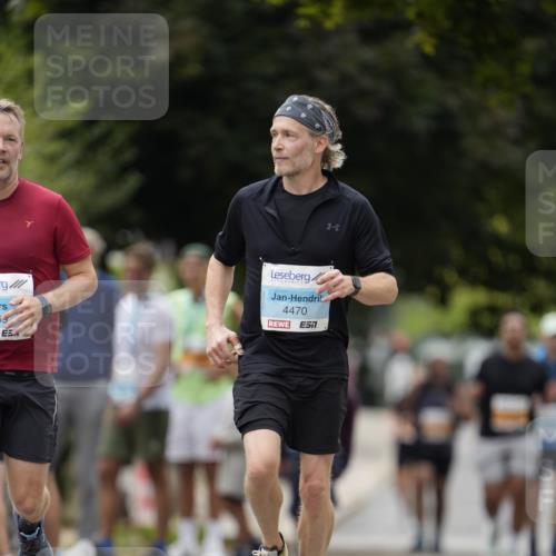 30.08.2026 - Blankeneser Heldenlauf Patografie http://msf.ph/oto/10092720 30.08.2026 12:43:07 Ziel 4307, 4308 meine-sportfotos.de