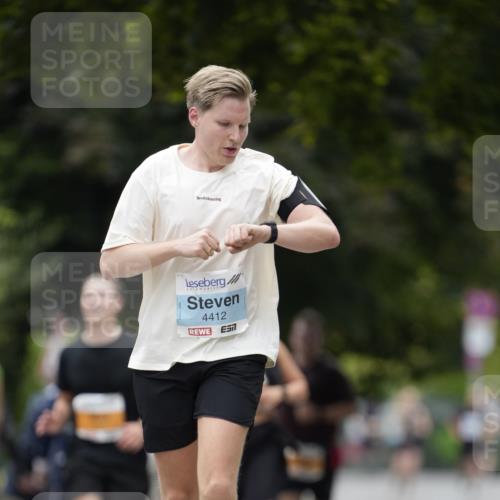 30.08.2026 - Blankeneser Heldenlauf Patografie http://msf.ph/oto/10092732 30.08.2026 12:43:31 Ziel 2622, 4029, 4412 meine-sportfotos.de