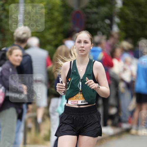 30.08.2026 - Blankeneser Heldenlauf Patografie http://msf.ph/oto/10092748 30.08.2026 12:44:27 Ziel 2011, 4172 meine-sportfotos.de