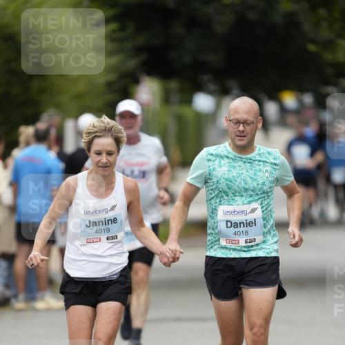 30.08.2026 - Blankeneser Heldenlauf Patografie http://msf.ph/oto/10092778 30.08.2026 12:45:40 Ziel 4018, 4019 meine-sportfotos.de