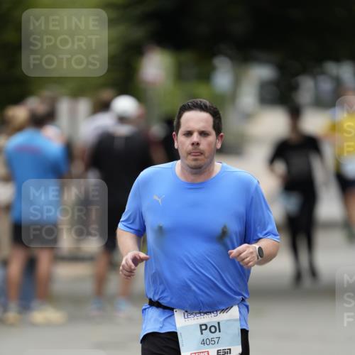 30.08.2026 - Blankeneser Heldenlauf Patografie http://msf.ph/oto/10092790 30.08.2026 12:46:19 Ziel 4057, 4090, 4192 meine-sportfotos.de