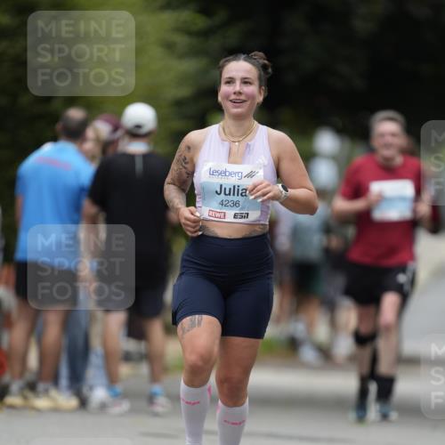 30.08.2026 - Blankeneser Heldenlauf Patografie http://msf.ph/oto/10092802 30.08.2026 12:46:44 Ziel 4175, 4236, 4315 meine-sportfotos.de