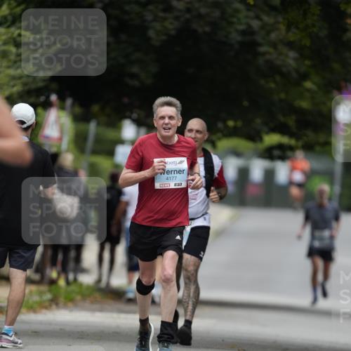 30.08.2026 - Blankeneser Heldenlauf Patografie http://msf.ph/oto/10092803 30.08.2026 12:46:45 Ziel 4175, 4236, 4315 meine-sportfotos.de