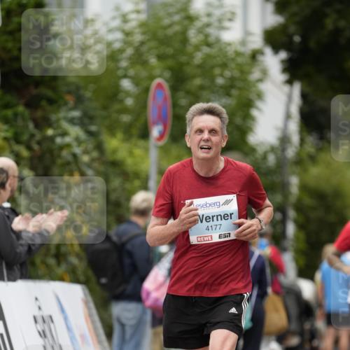 30.08.2026 - Blankeneser Heldenlauf Patografie http://msf.ph/oto/10092805 30.08.2026 12:46:55 Ziel 4177, 4236, 4384 meine-sportfotos.de